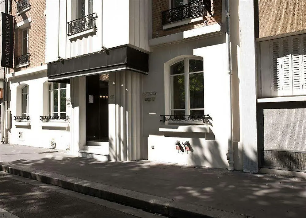 ***  Pavillon Nation Hotel Paris France